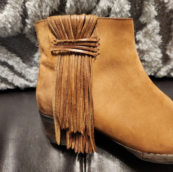 Circle G Distressed Shortie Leather Boots, Size 7.5 - Picture 6 of 11